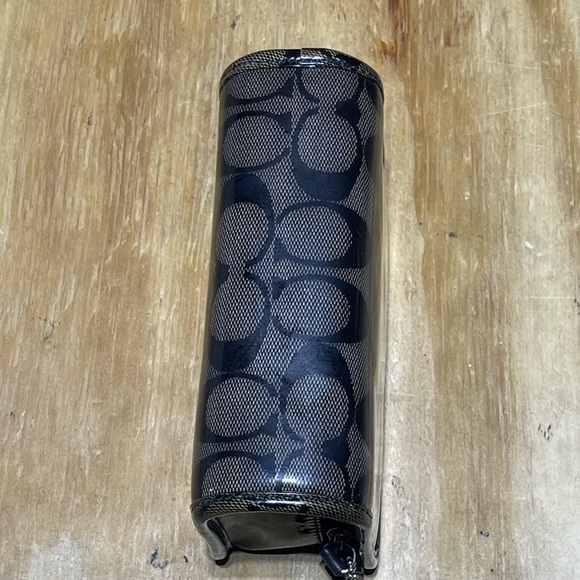 Coach cosmetic case w/mirror black logo - Picture 4 of 12